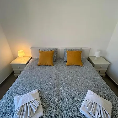 Bungalow En San Eugenio Bajo 阿德耶